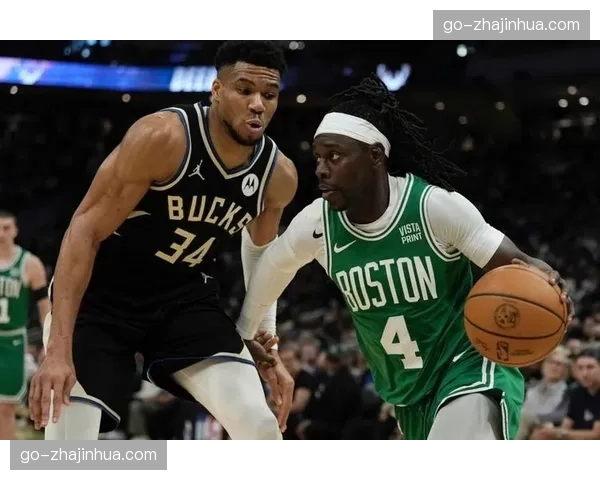 凯尔特人怀特霍勒迪后场组合，换防弹性可针对不同进攻类型